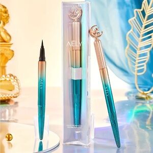 Elegant Eyeliner with Gold-Tone Accents